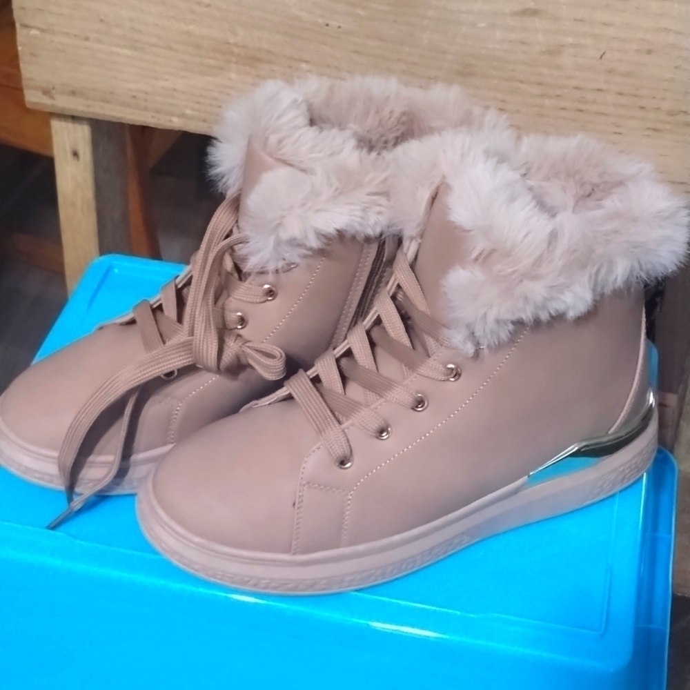 NIB Tan BOOTS UNBRANDED SZ.8 WITH FUR - Picture 2 of 9